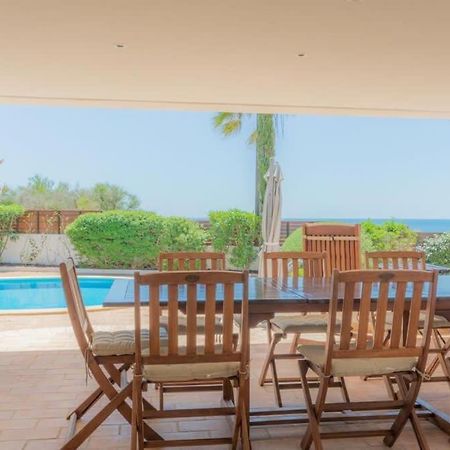 Villa Prado - Beautiful Beachfront Villa Албуфейра Екстериор снимка