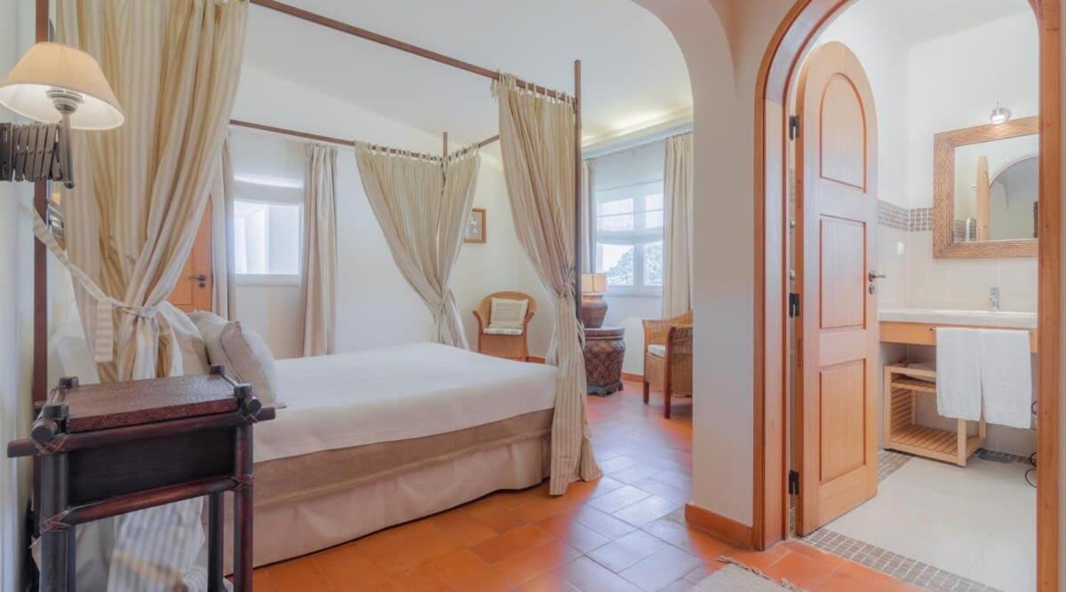 Villa Prado - Beautiful Beachfront Villa Албуфейра Екстериор снимка