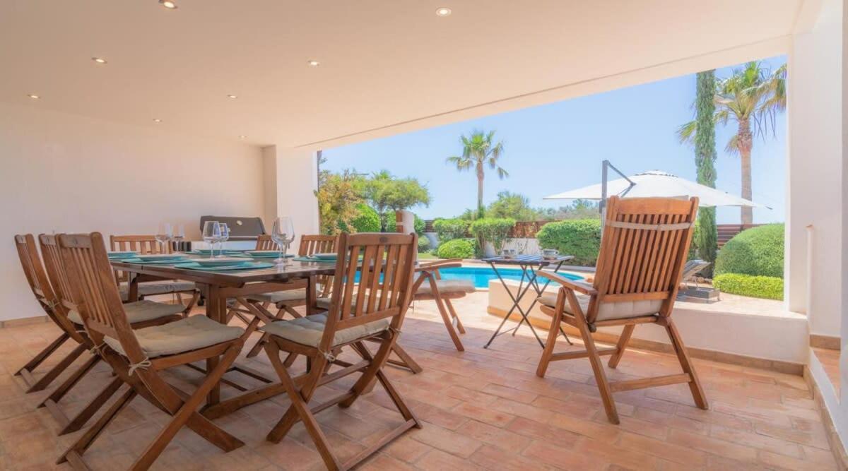 Villa Prado - Beautiful Beachfront Villa Албуфейра Екстериор снимка