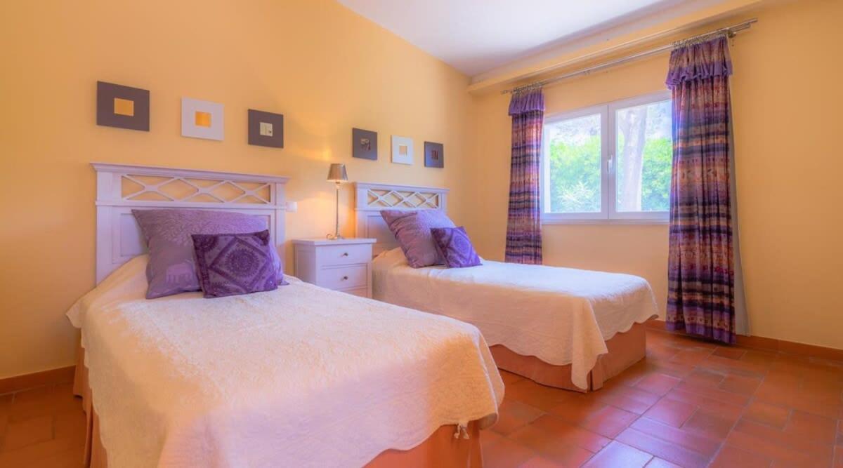 Villa Prado - Beautiful Beachfront Villa Албуфейра Екстериор снимка