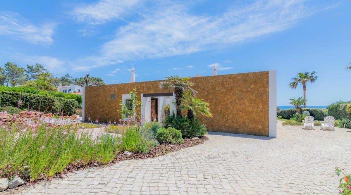 Villa Prado - Beautiful Beachfront Villa Албуфейра Екстериор снимка