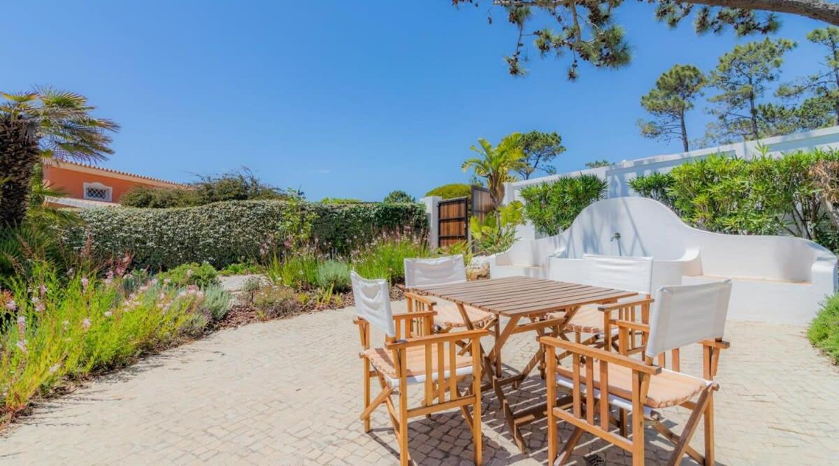 Villa Prado - Beautiful Beachfront Villa Албуфейра Екстериор снимка